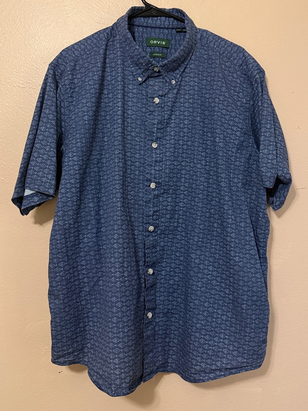 Orvis Men's Short-Sleeve Button-Down Shirt in Blue Pattern - Picture 3 of 7